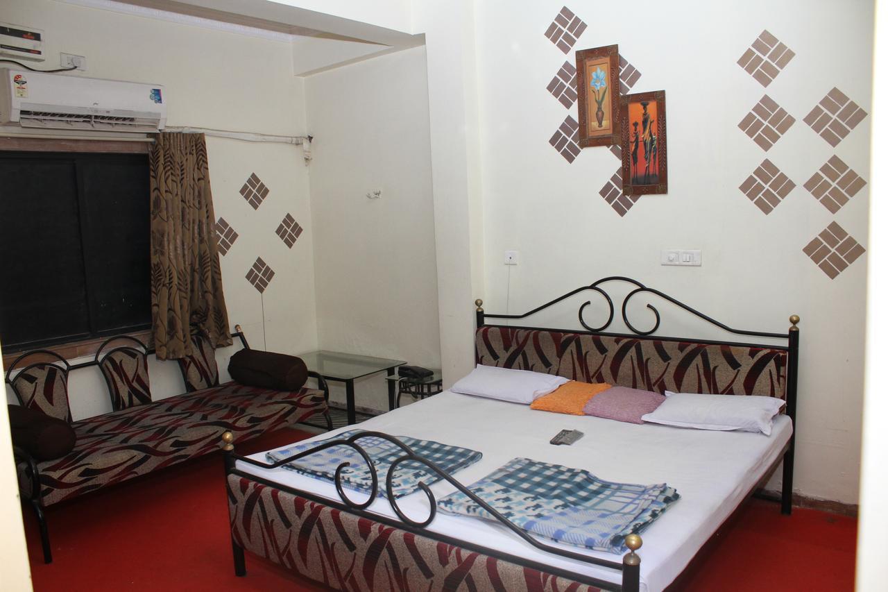 Hotel Bhagwat Palace Lātūr Εξωτερικό φωτογραφία