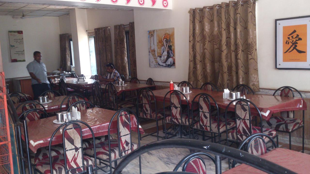 Hotel Bhagwat Palace Lātūr Εξωτερικό φωτογραφία