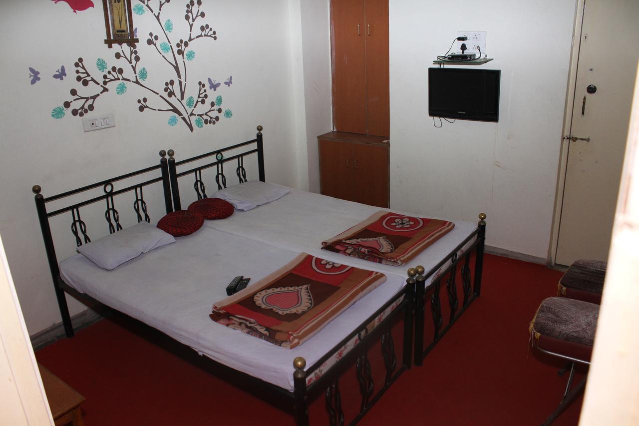 Hotel Bhagwat Palace Lātūr Εξωτερικό φωτογραφία